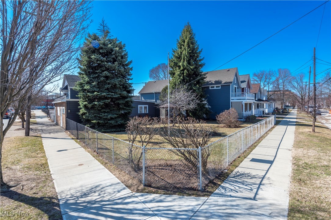 1370 W 49th Street Cleveland OH 44102