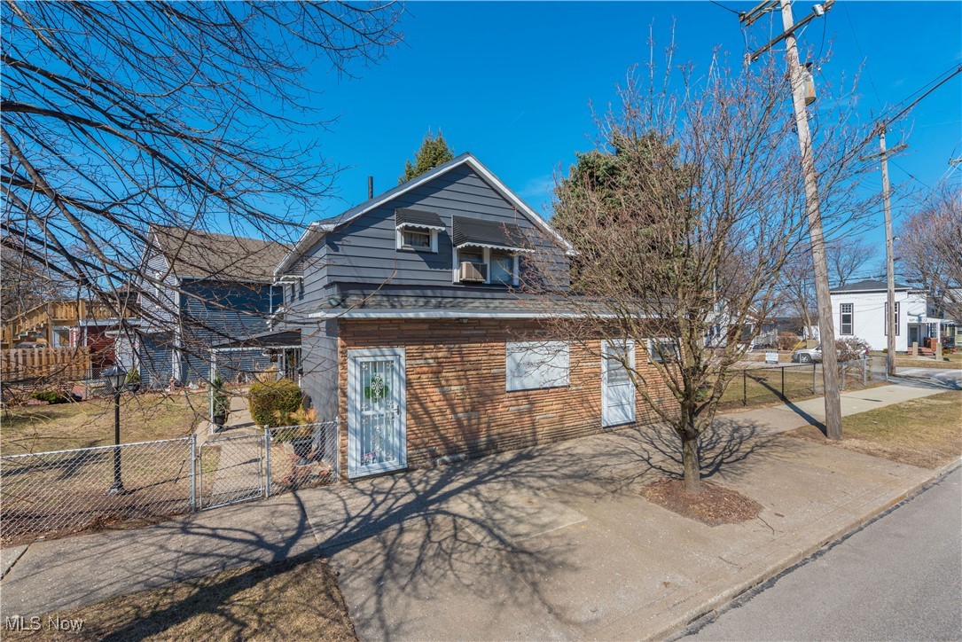 1370 W 49th Street Cleveland OH 44102