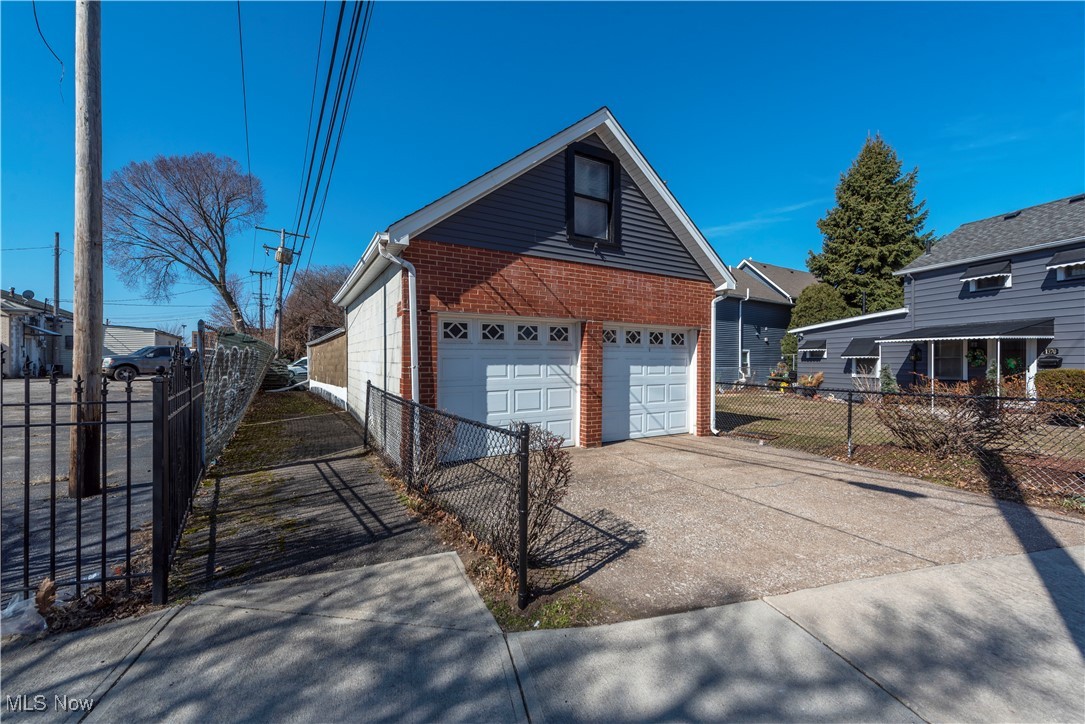 1370 W 49th Street Cleveland OH 44102