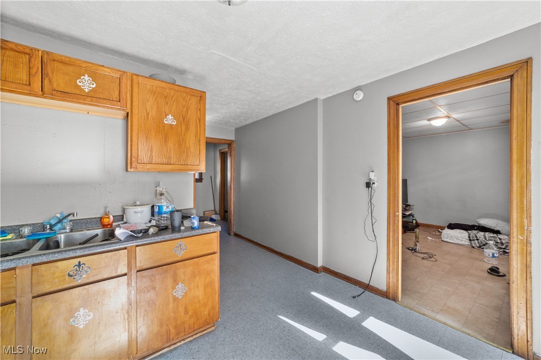 2851 Oakwood Avenue Lorain OH 44055