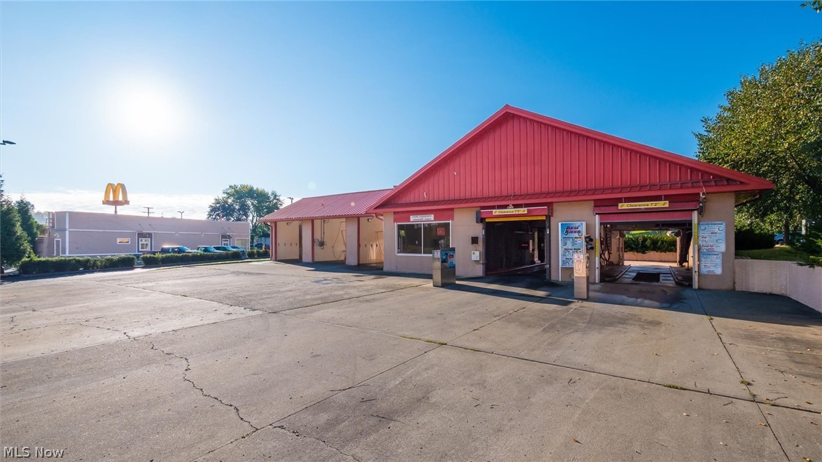 81 W Dave Longaberger Avenue Dresden OH 43821