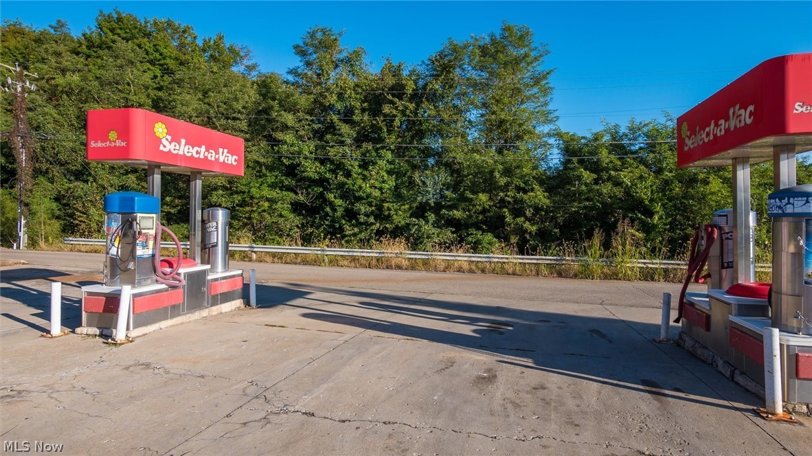 81 W Dave Longaberger Avenue Dresden OH 43821