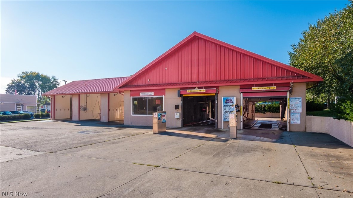 81 W Dave Longaberger Avenue Dresden OH 43821