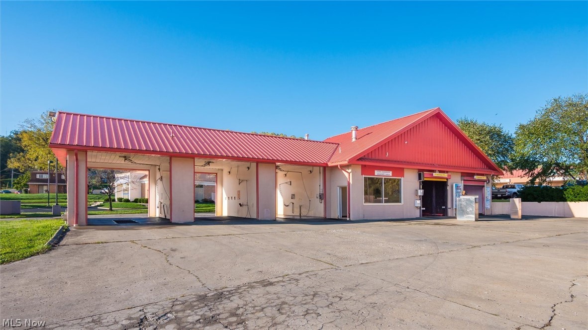 81 W Dave Longaberger Avenue Dresden OH 43821