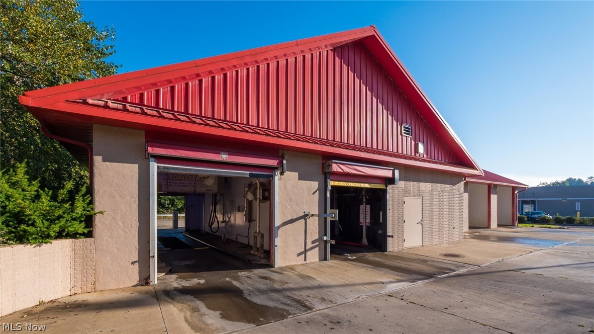 81 W Dave Longaberger Avenue Dresden OH 43821
