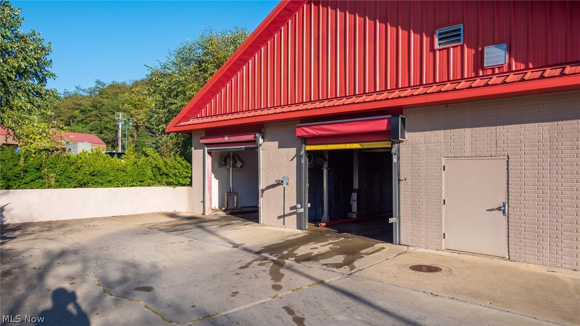 81 W Dave Longaberger Avenue Dresden OH 43821