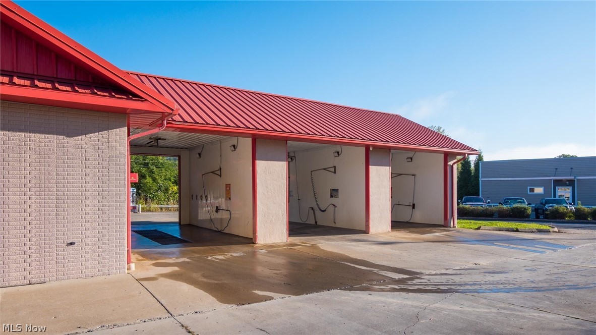 81 W Dave Longaberger Avenue Dresden OH 43821