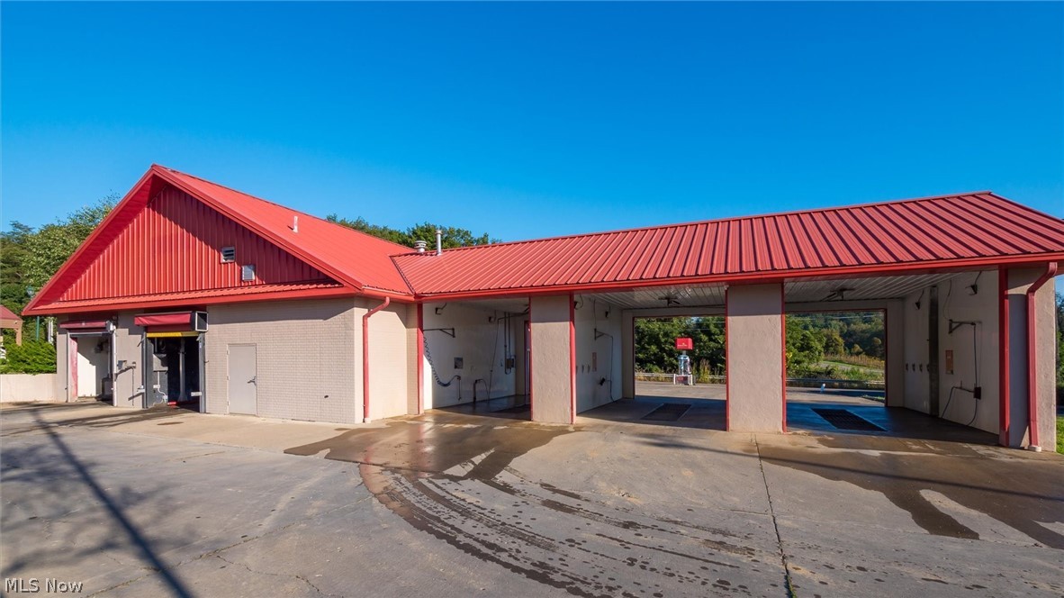 81 W Dave Longaberger Avenue Dresden OH 43821