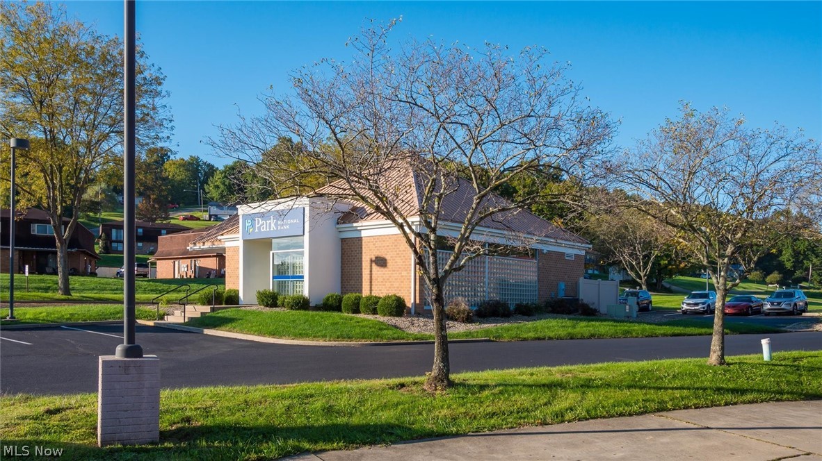 81 W Dave Longaberger Avenue Dresden OH 43821