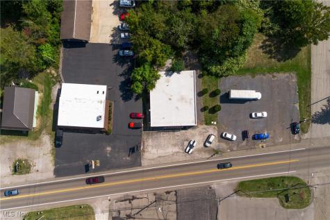 4922 Mahoning Avenue NW Champion OH 44483