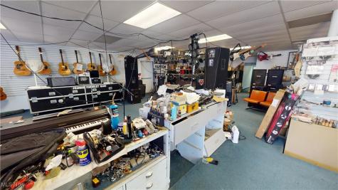 4922 Mahoning Avenue NW Champion OH 44483