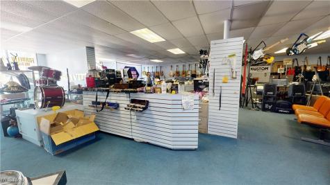 4922 Mahoning Avenue NW Champion OH 44483