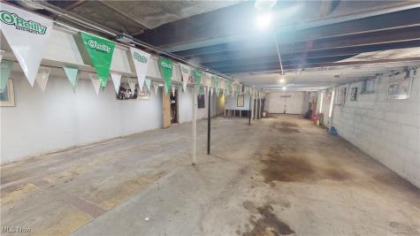 4922 Mahoning Avenue NW Champion OH 44483