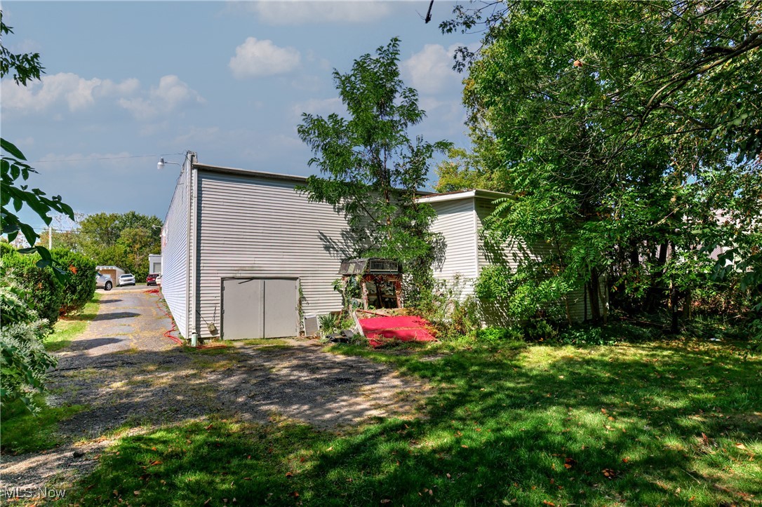 4922 Mahoning Avenue NW Champion OH 44483