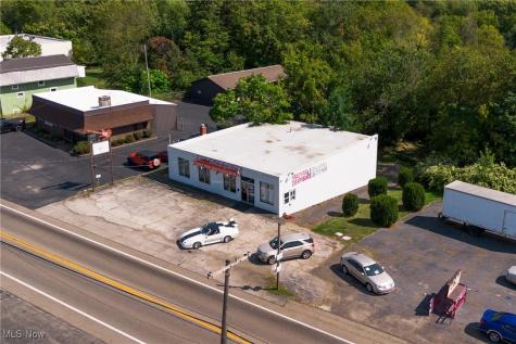 4922 Mahoning Avenue NW Champion OH 44483