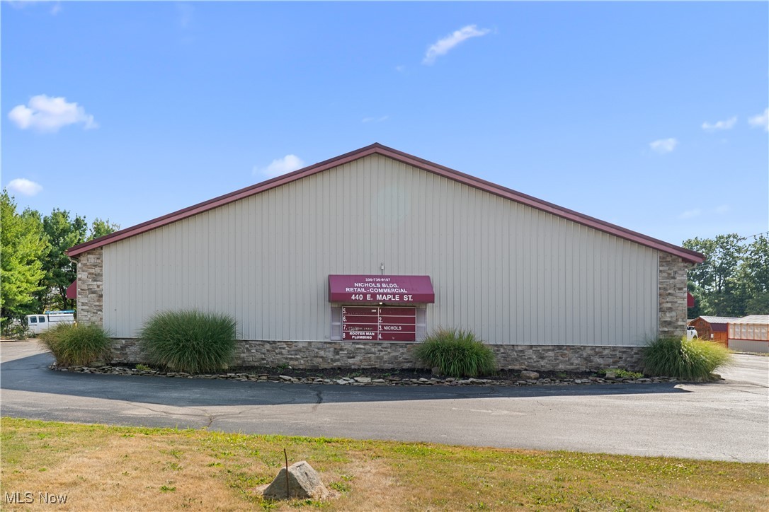 440 E Maple Street Hartville OH 44632