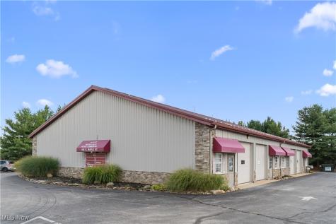 440 E Maple Street Hartville OH 44632