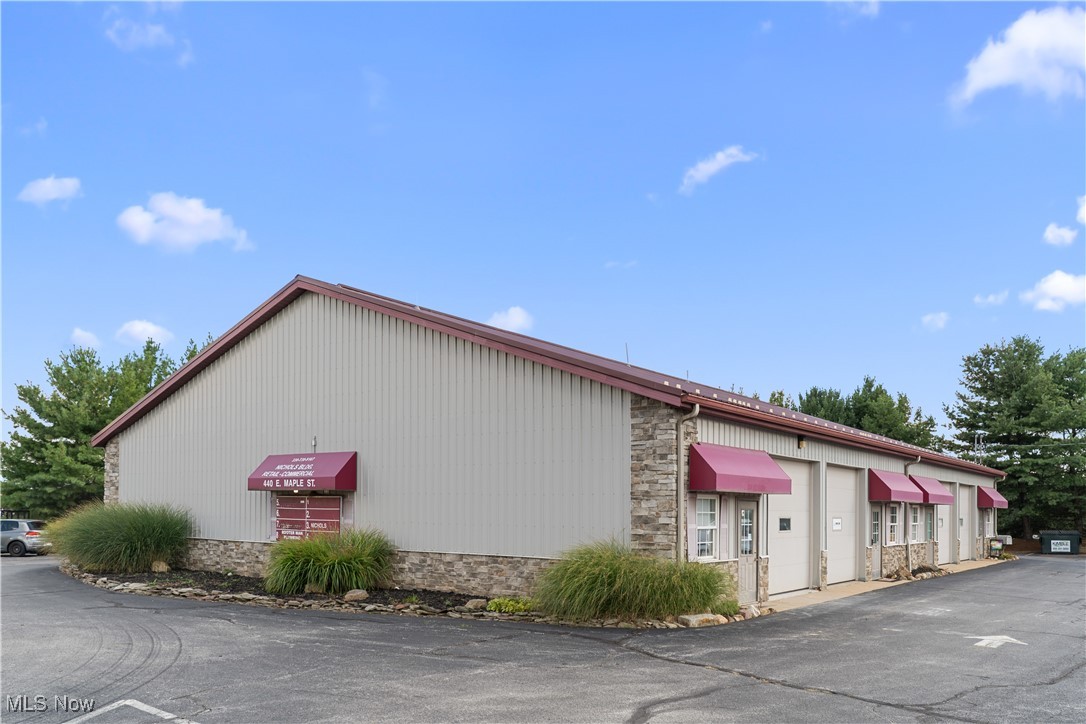 440 E Maple Street Hartville OH 44632