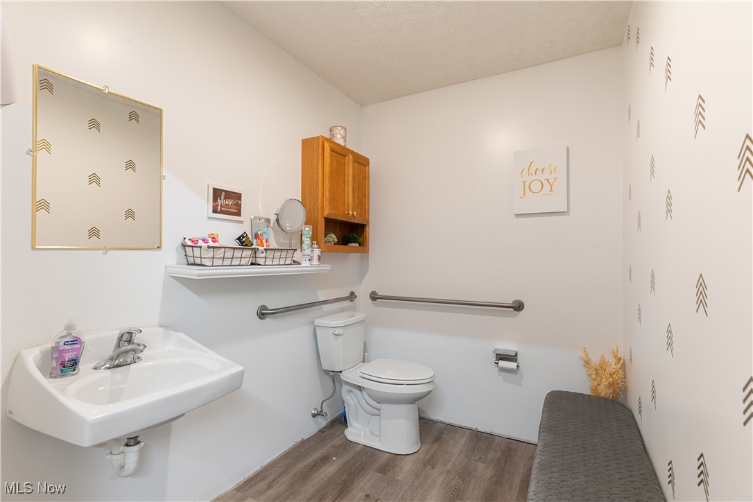 440 E Maple Street Hartville OH 44632