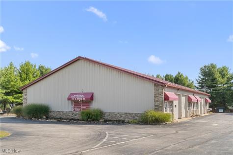 440 E Maple Street Hartville OH 44632