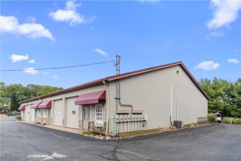 440 E Maple Street Hartville OH 44632