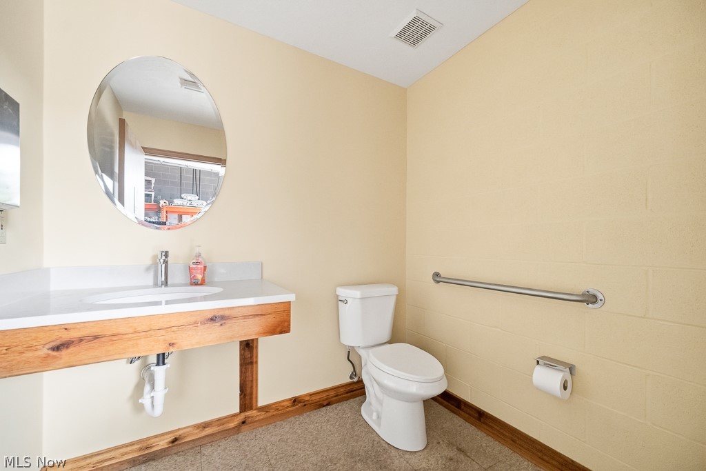 1537 Chardon Road Euclid OH 44117