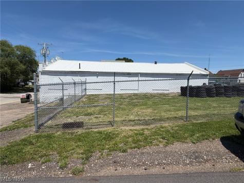 1306 Harrisburg Road NE Canton OH 44705