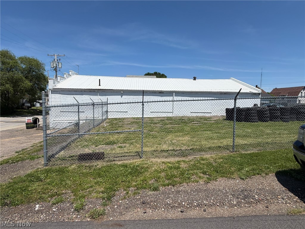 1306 Harrisburg Road NE Canton OH 44705