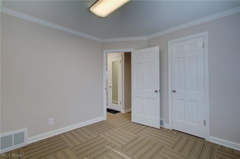 1933 Whipple Avenue NW Canton OH 44708