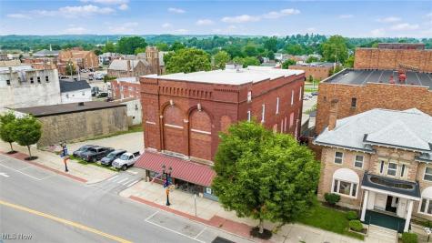 927 Wheeling Avenue Cambridge OH 43725