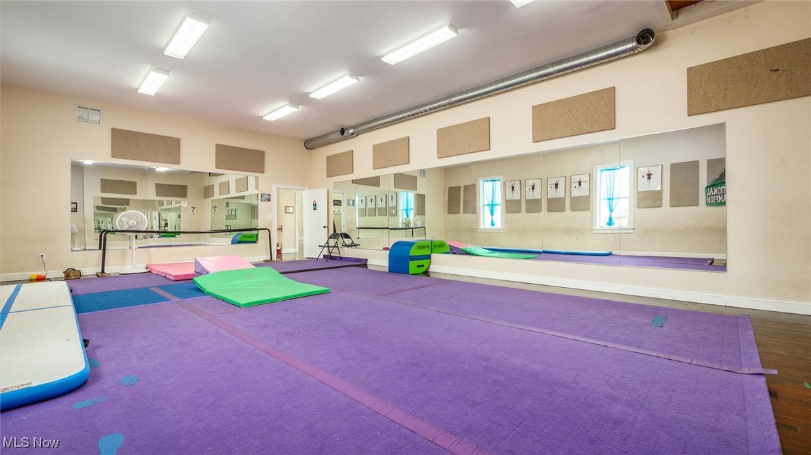 927 Wheeling Avenue Cambridge OH 43725