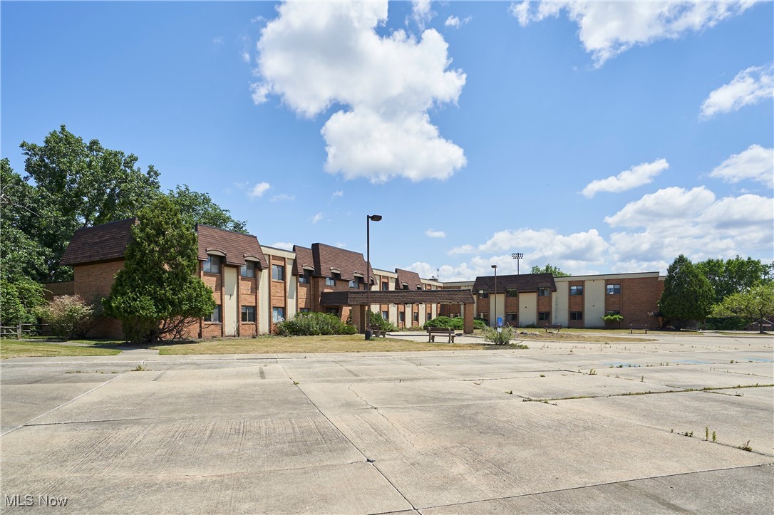 16231 Broadway Avenue Maple Heights OH 44137