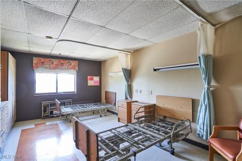 16231 Broadway Avenue Maple Heights OH 44137