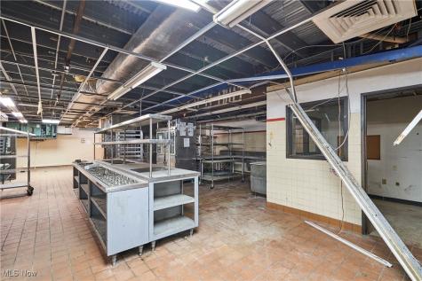 16231 Broadway Avenue Maple Heights OH 44137