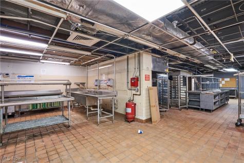 16231 Broadway Avenue Maple Heights OH 44137