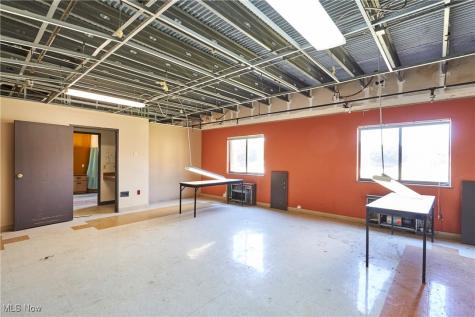 16231 Broadway Avenue Maple Heights OH 44137