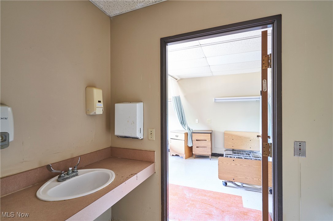 16231 Broadway Avenue Maple Heights OH 44137