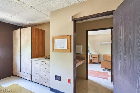 16231 Broadway Avenue Maple Heights OH 44137