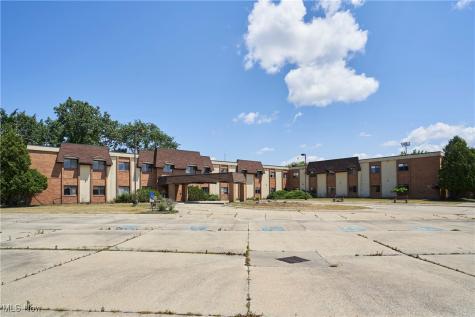 16231 Broadway Avenue Maple Heights OH 44137