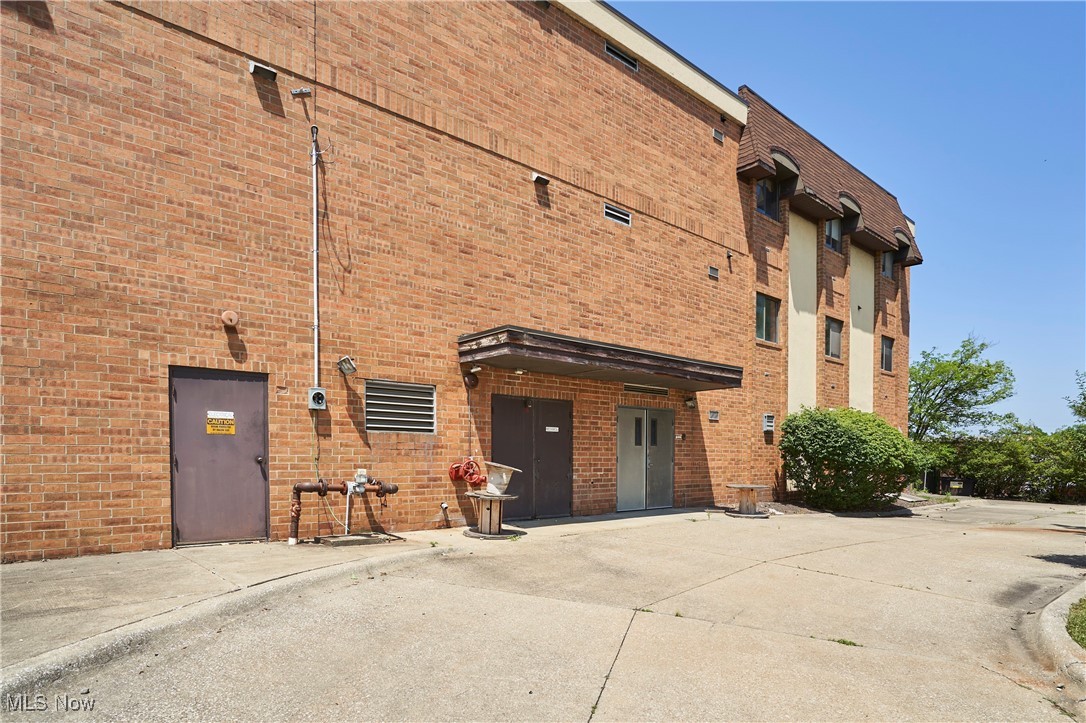 16231 Broadway Avenue Maple Heights OH 44137