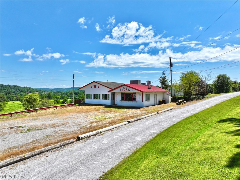 19510 Leatherwood Road Salesville OH 43778
