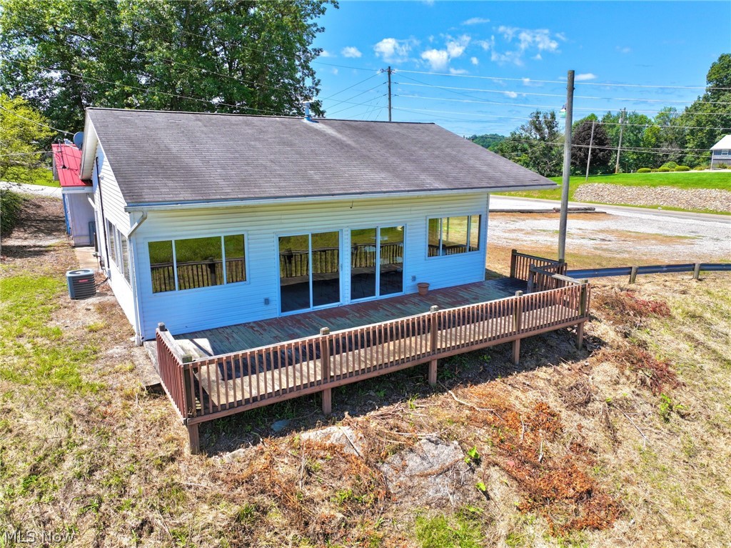 19510 Leatherwood Road Salesville OH 43778
