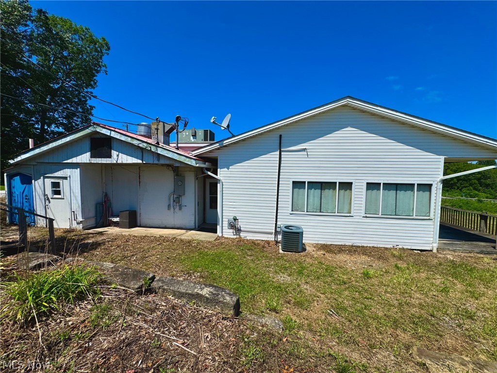 19510 Leatherwood Road Salesville OH 43778