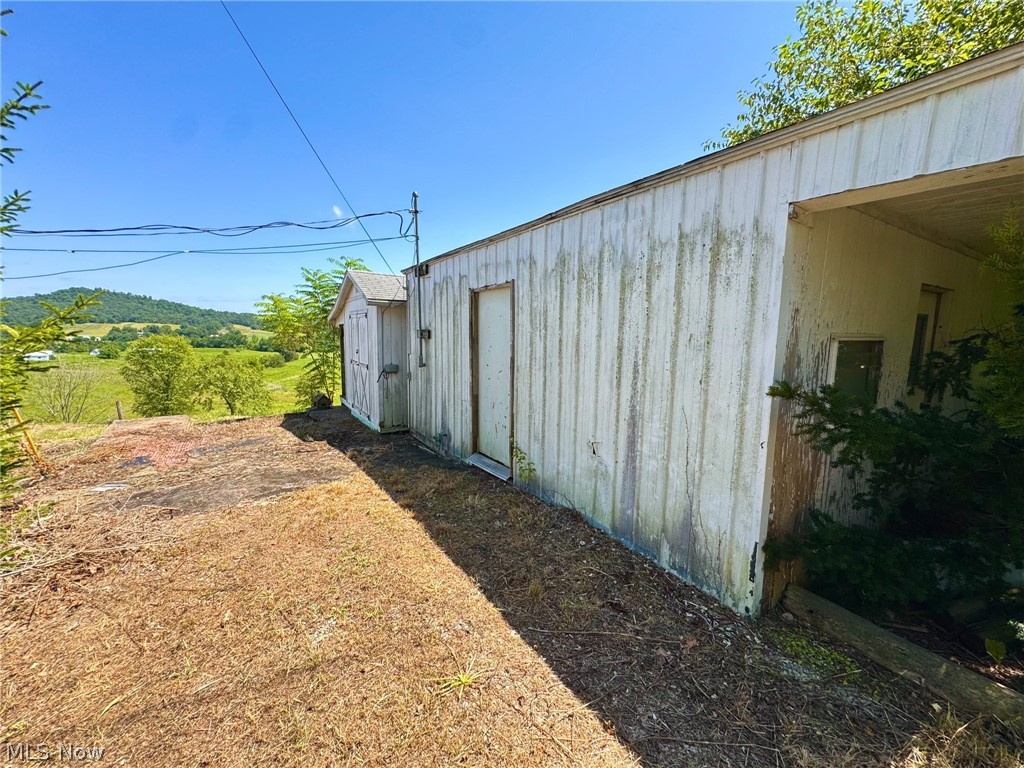 19510 Leatherwood Road Salesville OH 43778
