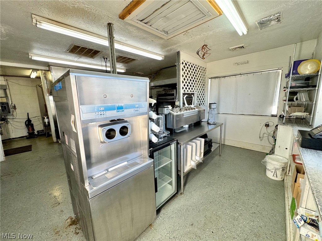 19510 Leatherwood Road Salesville OH 43778