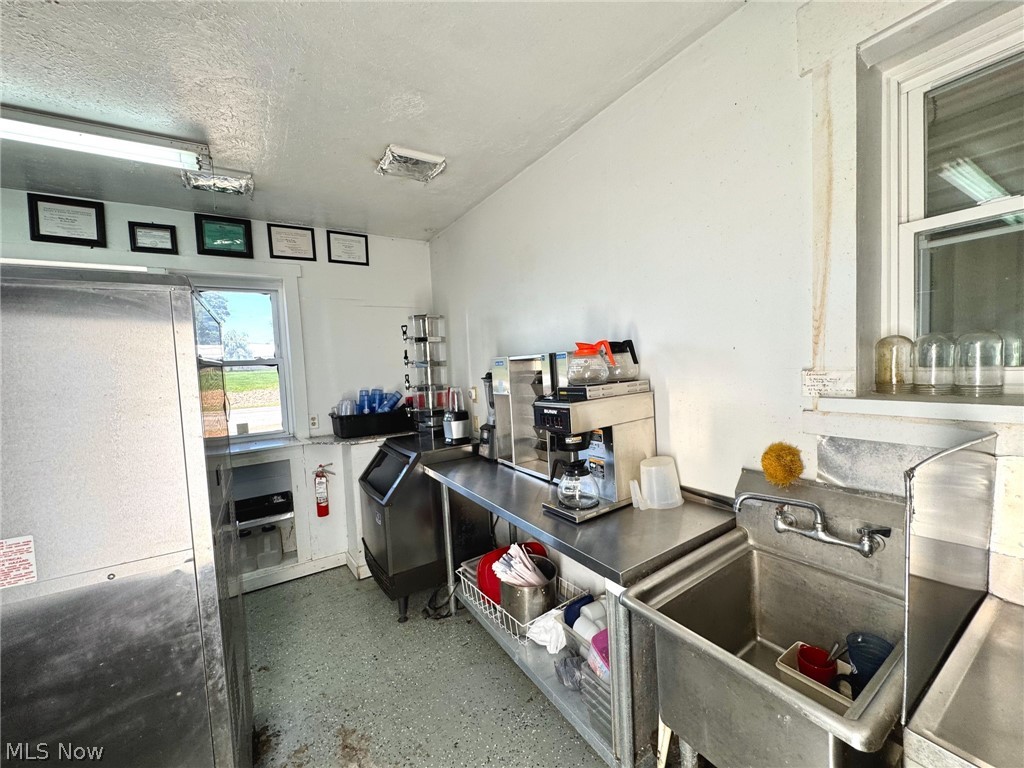 19510 Leatherwood Road Salesville OH 43778