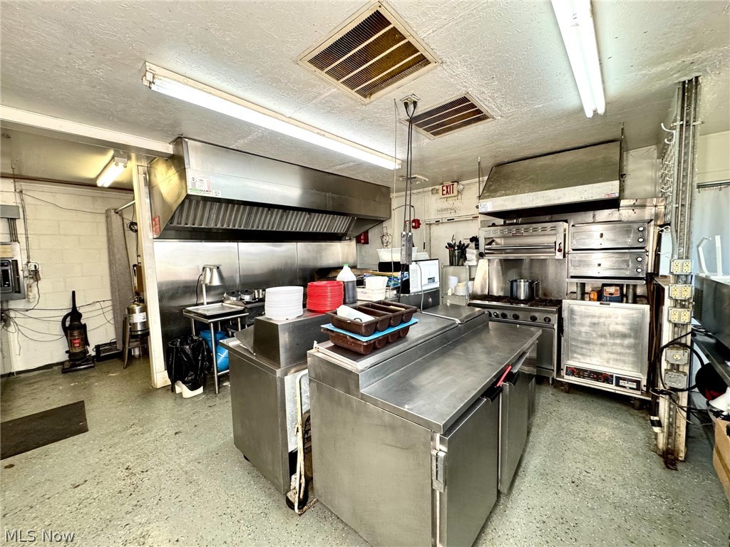 19510 Leatherwood Road Salesville OH 43778