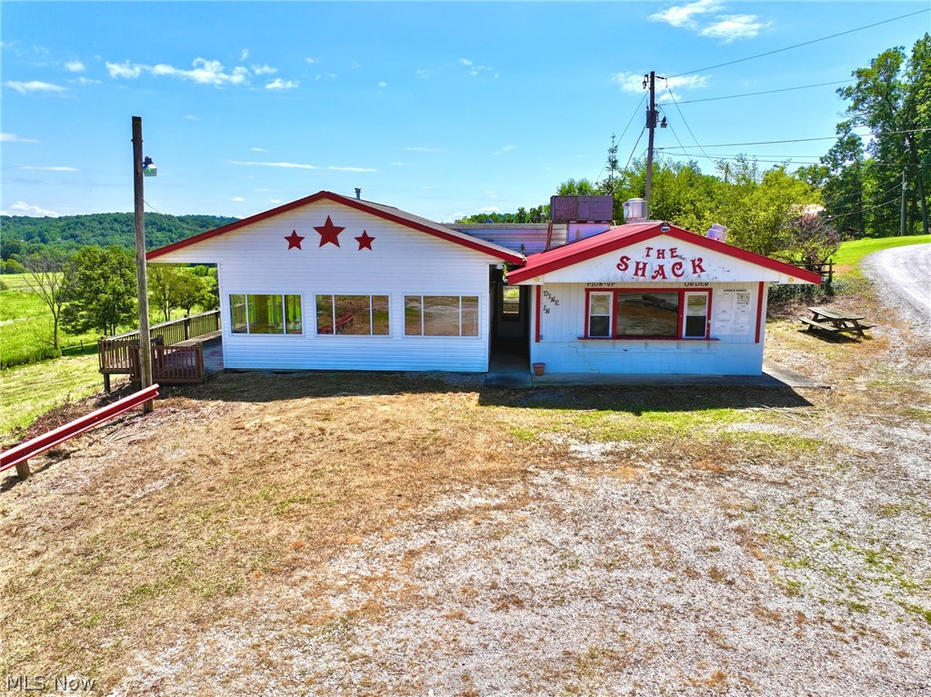 19510 Leatherwood Road Salesville OH 43778