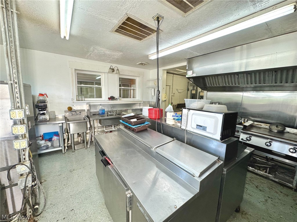 19510 Leatherwood Road Salesville OH 43778