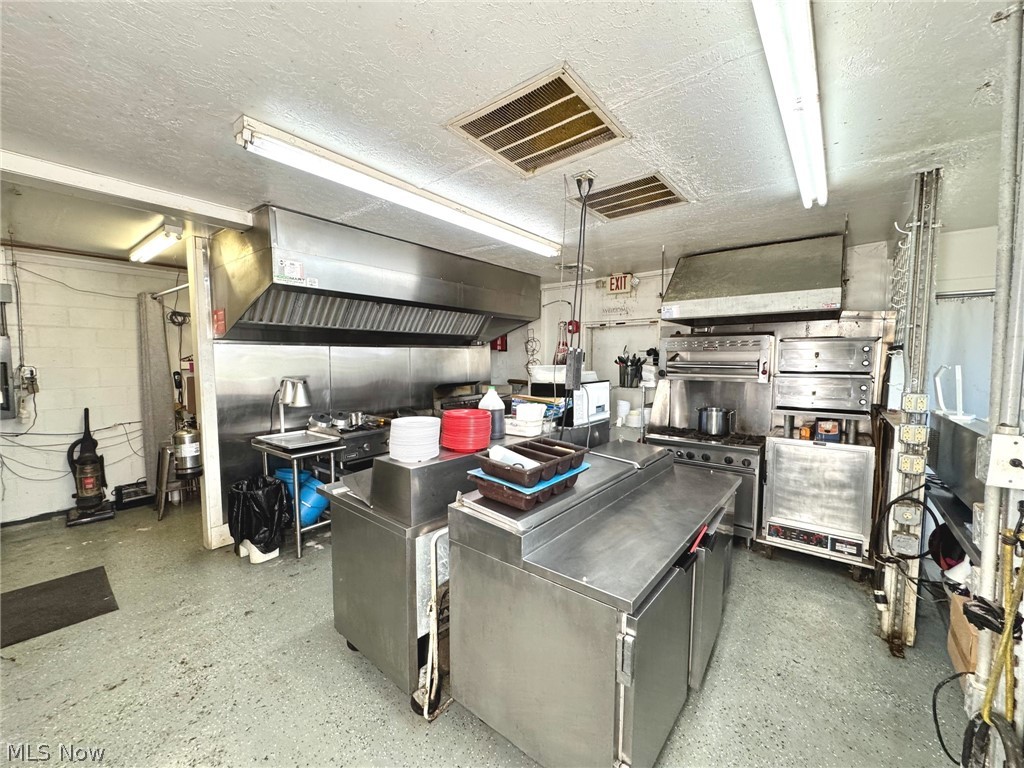 19510 Leatherwood Road Salesville OH 43778